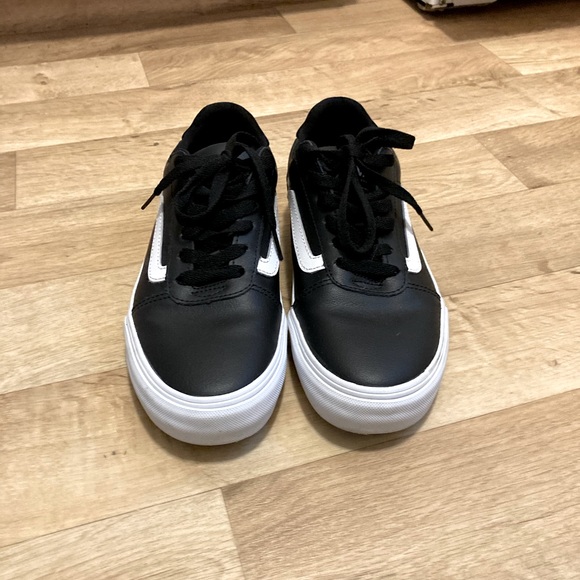 black leather vans size 8